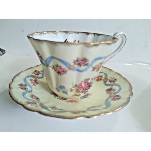 Royal Stafford Porcelain Cup & Saucer Special Occasion Series Happy Birthday - Picture 16 of 16